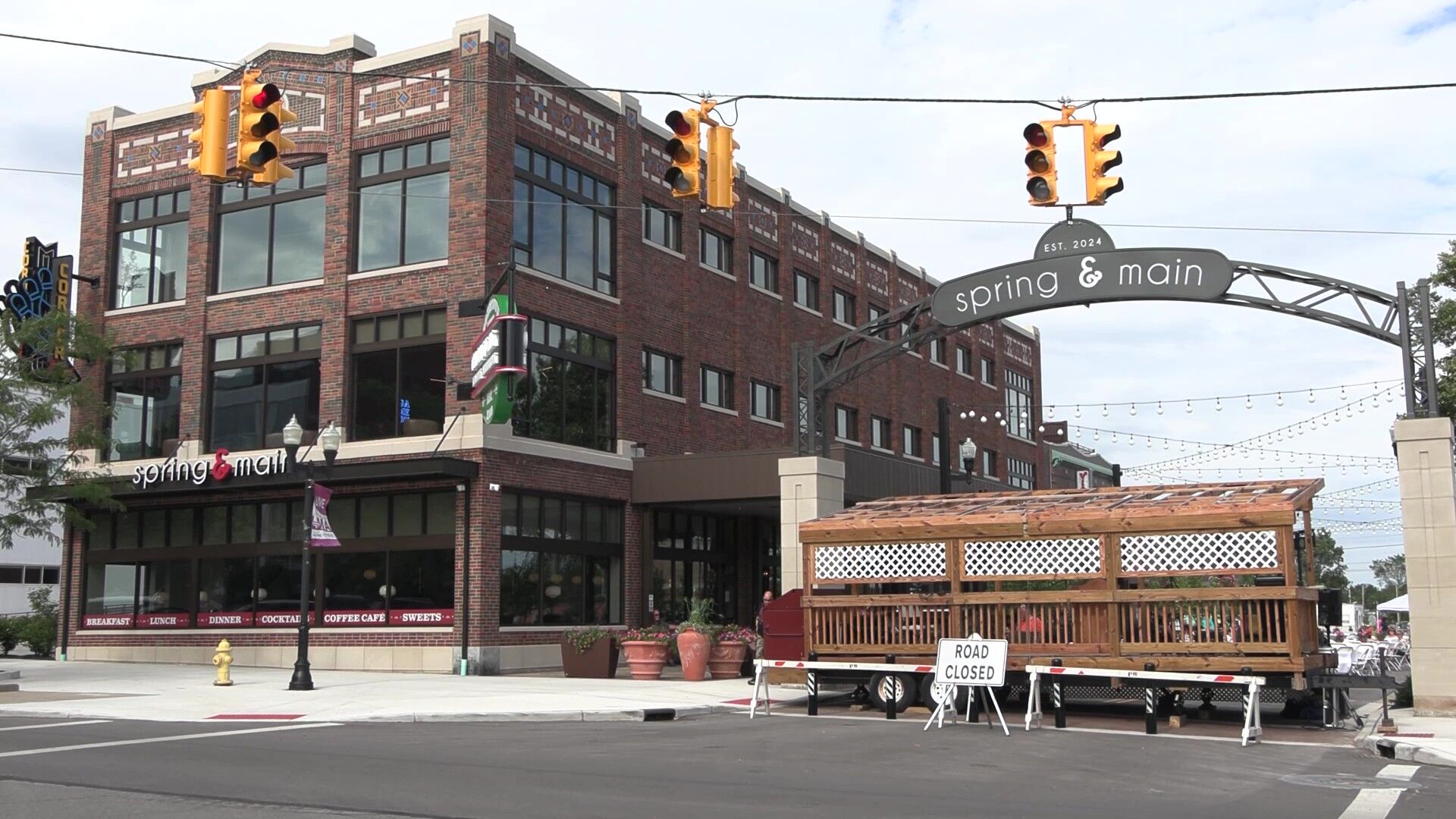 Downtown Lima hosts first-ever "Crawloween"